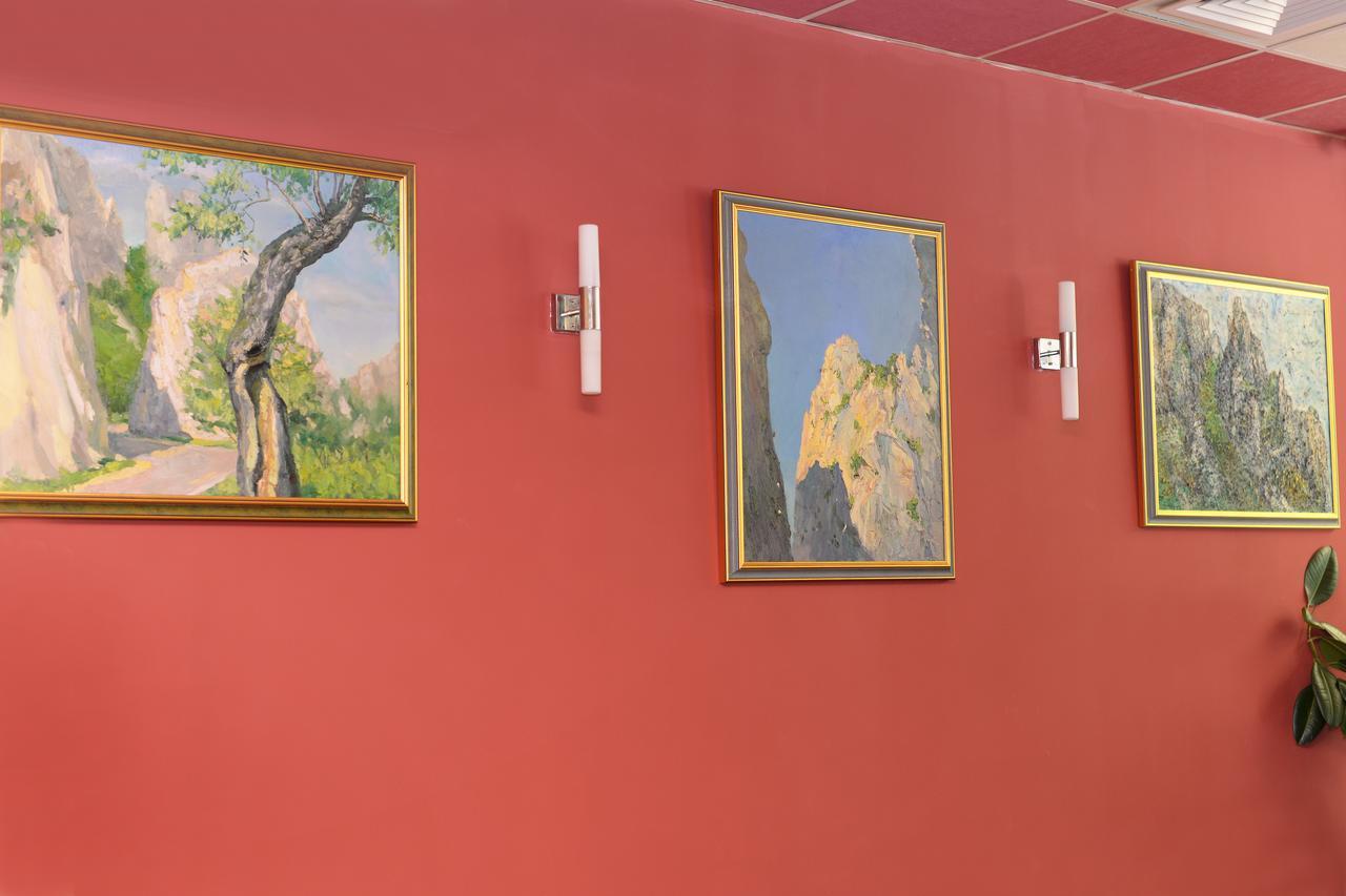 Family Art-Hotel Zora Vratsa Esterno foto