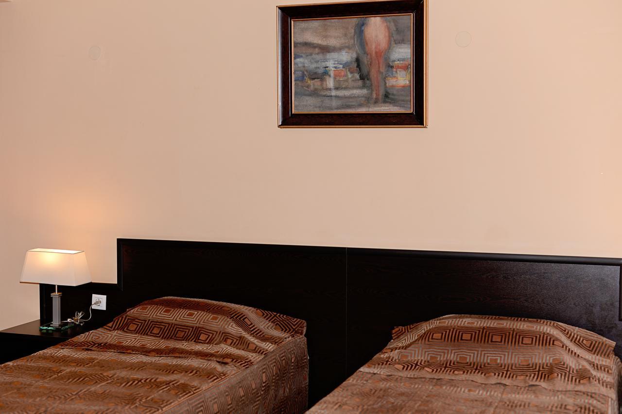 Family Art-Hotel Zora Vratsa Esterno foto