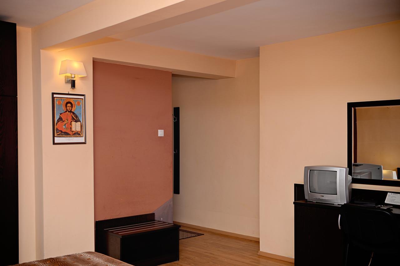 Family Art-Hotel Zora Vratsa Esterno foto