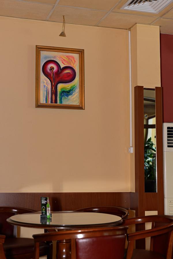 Family Art-Hotel Zora Vratsa Esterno foto